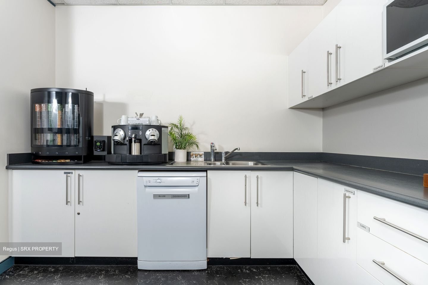 Galaxis (D5), Office #490600981